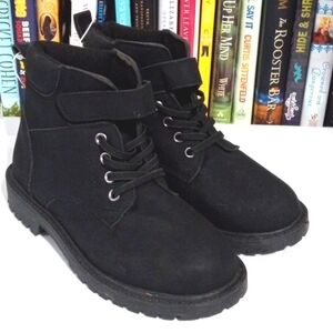 US SPORTS OUTDOOR BOYS BLACK LACE UP MOTO BOOTS HIKING BOOTS SIZE 2 NWT